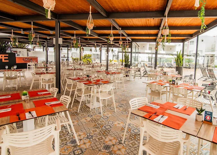 艾括拉兰萨罗特套房酒店 4*