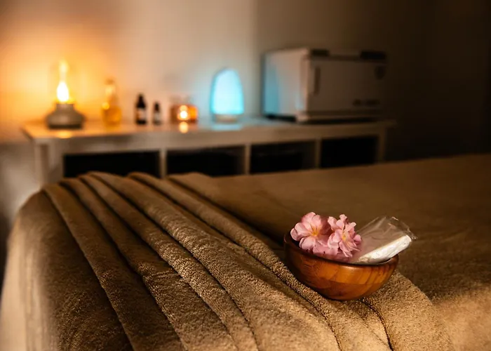 艾括拉兰萨罗特套房酒店 4*