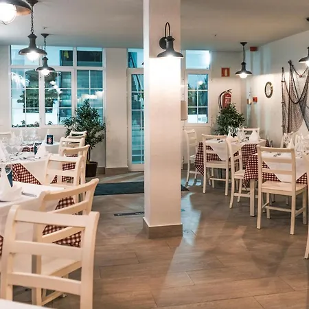 艾括拉兰萨罗特套房酒店 卡门港