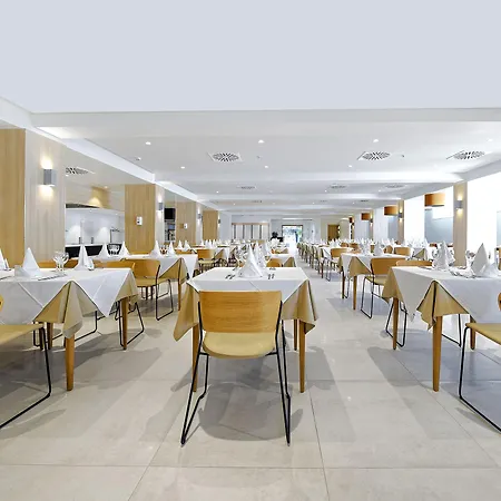 艾括拉兰萨罗特套房酒店 酒店 4*