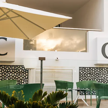 艾括拉兰萨罗特套房酒店 酒店 卡门港